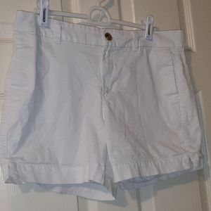 Mid-Rise Relaxed Everyday Shorts 3.5in inseam